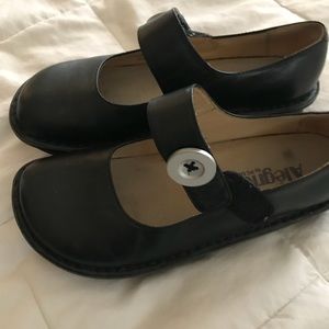 Ladies ALEGRIA “Dayla” shoes Size 7 ( 37 Euro)